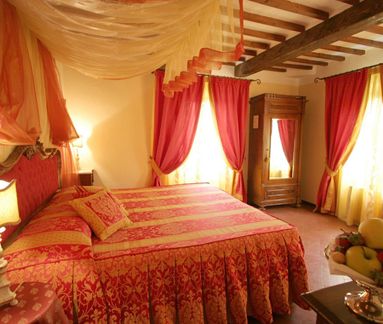 Gourmet Accommodation in Tuscany